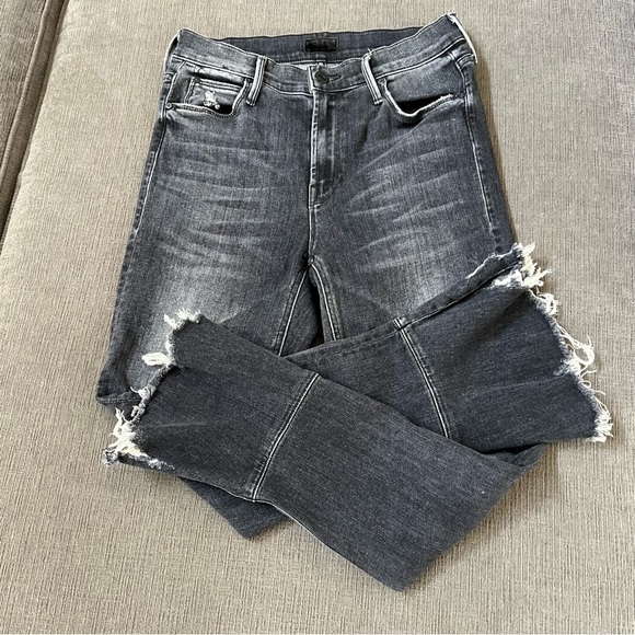 MOTHER Denim The Cha Cha Chew in Leave the Light On (Washed Black/Dark Gray) - Picture 5 of 11